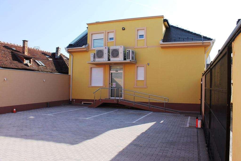Garni Hotel 11Tica Dm Novi Sad Exterior photo